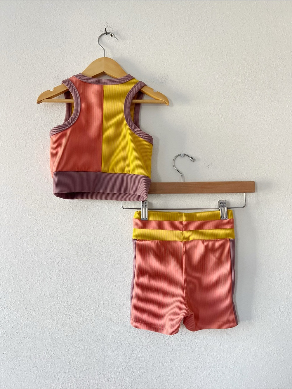 LITTLE WEDGIES | Colorblock Ribbed Active Set | 7/8 - Picture 2 of 4